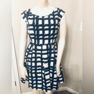 Elizabeth McKay Women Size 4 Blue Off White Print Cotton Dress Pockets Cap Sle…